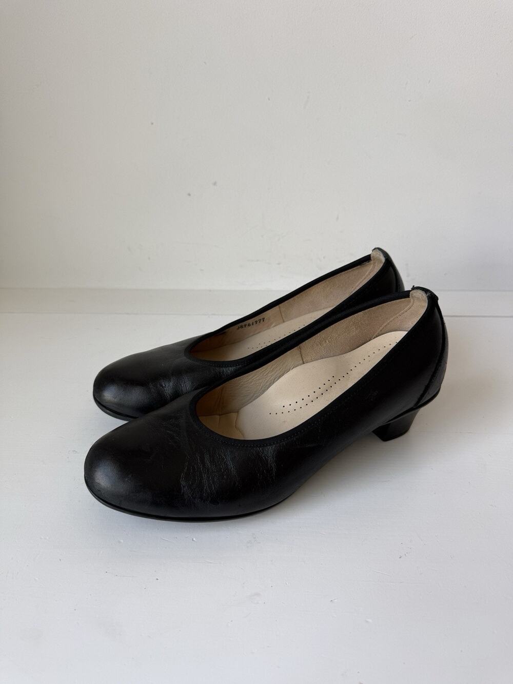SAS Milano Pump Heels Shoes Womens Size 9.5 Black Leather Orthotic Comfort